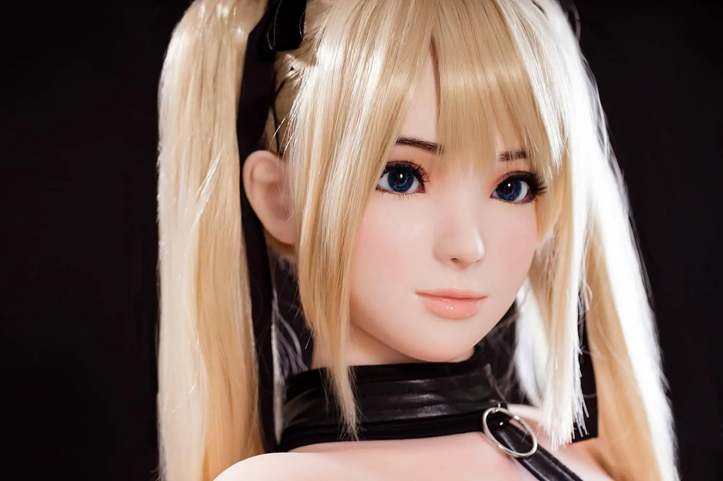 Alison blonde twin tails, black and white maid outfit, cosplay pose, dark background, w-shape sitting, right side view, closer face close-up – Marie Rose cosplay sex doll by TopLoveDoll